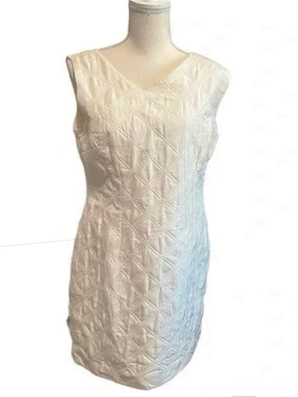 Vivienne Tam White Quilted Sleeveless sheath - Picture 2 of 7